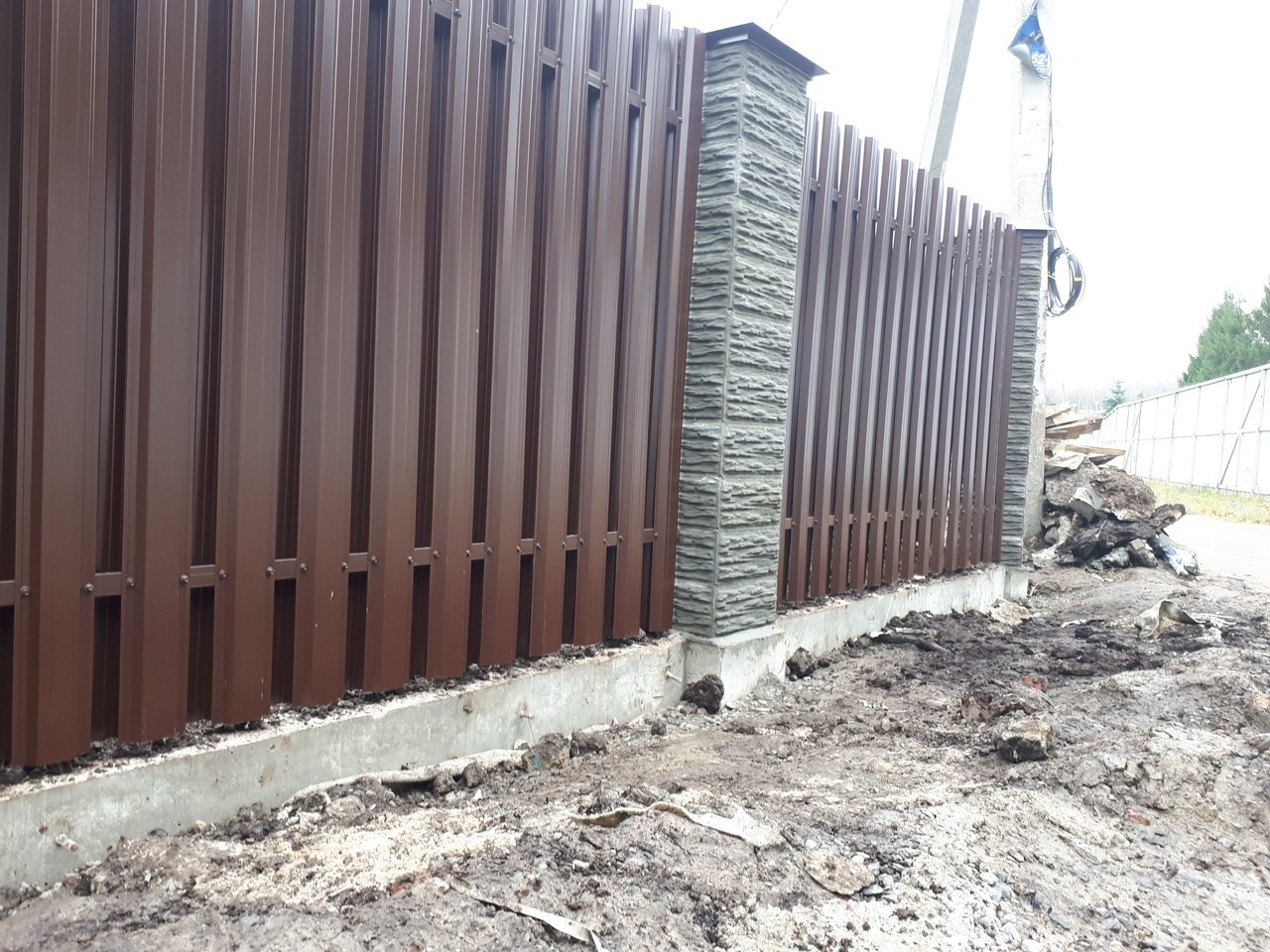 Забор шахматка 40м из штакетника столбы под камень фото4 в Рубежном