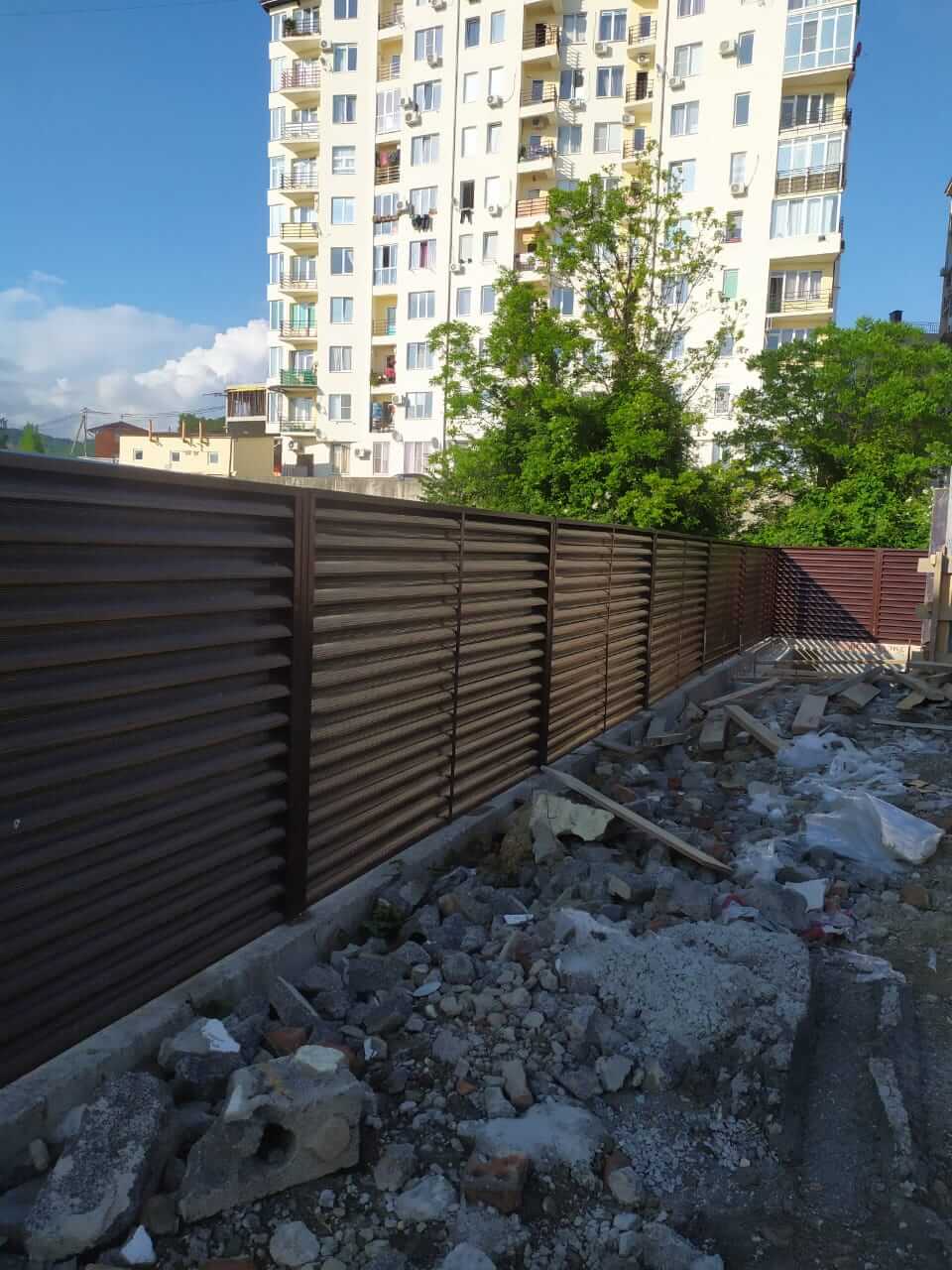 Забор-жалюзи 140м RAL8017 Шоколад фото1 в Рубежном