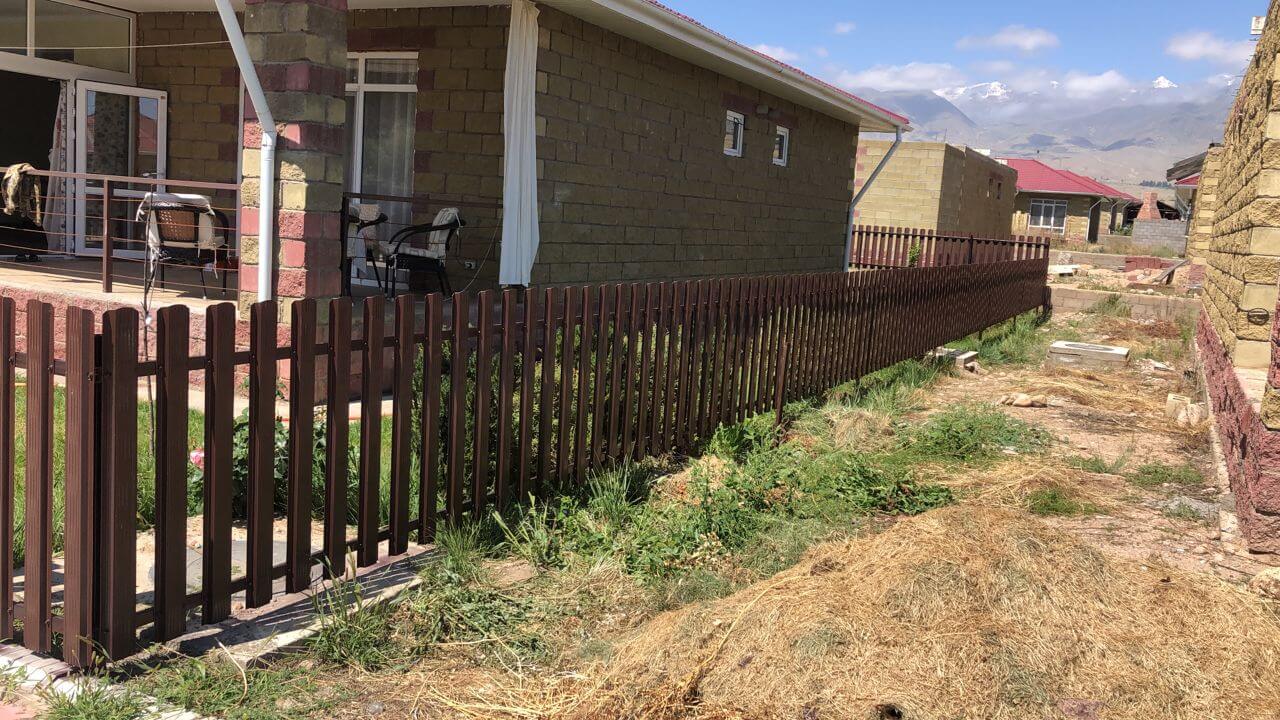 забор из штакетника шоколад фото5 в Рубежном