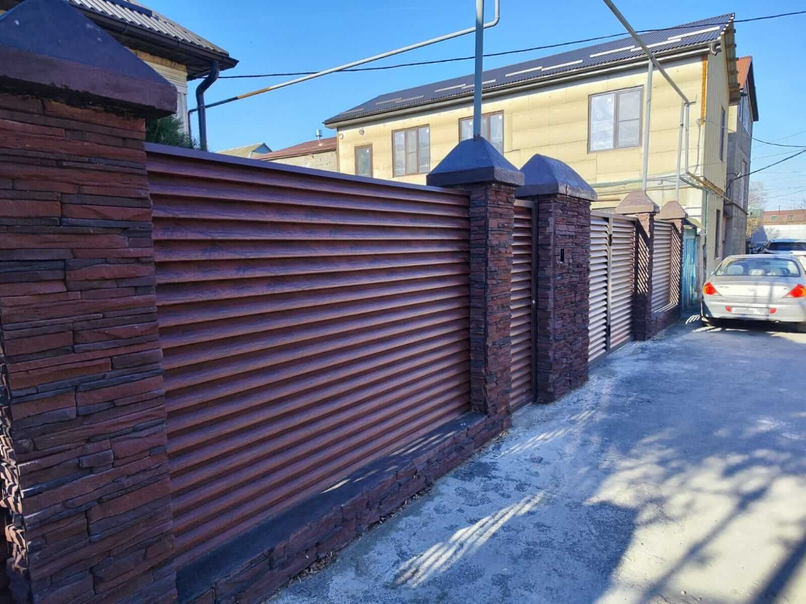 Забор с ламелями Еврожалюзи 43м Красный Каштан Printech фото 1 в Рубежном