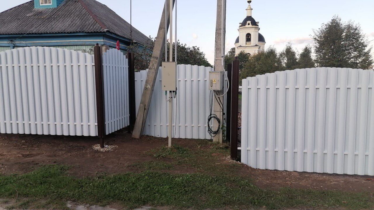 Забор из евроштакетника 24м RAL9003/9003 Белый двухсторонний фото 3 в Рубежном