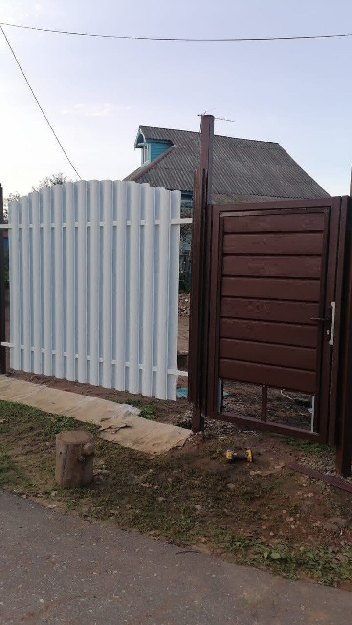 Забор из евроштакетника 24м RAL9003/9003 Белый двухсторонний фото 2 в Рубежном