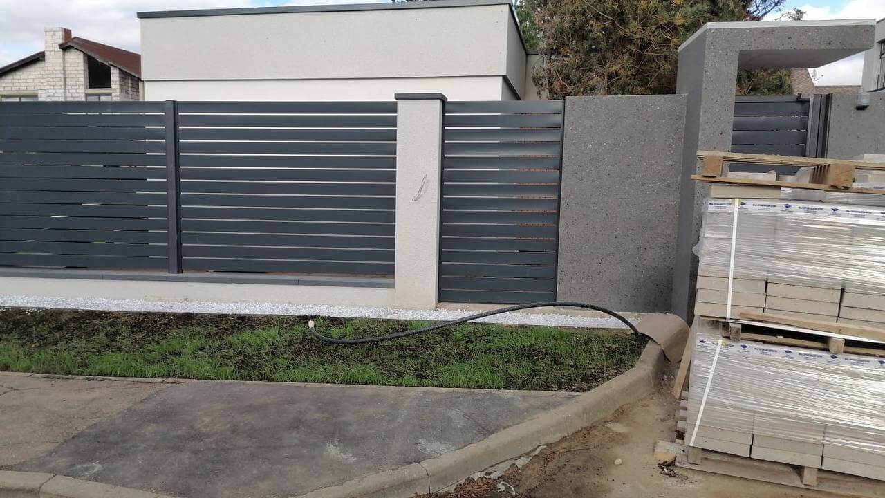 Забор-ранчо из металлопланкена 36м RAL7024 Серый Графит фото 8 в Рубежном