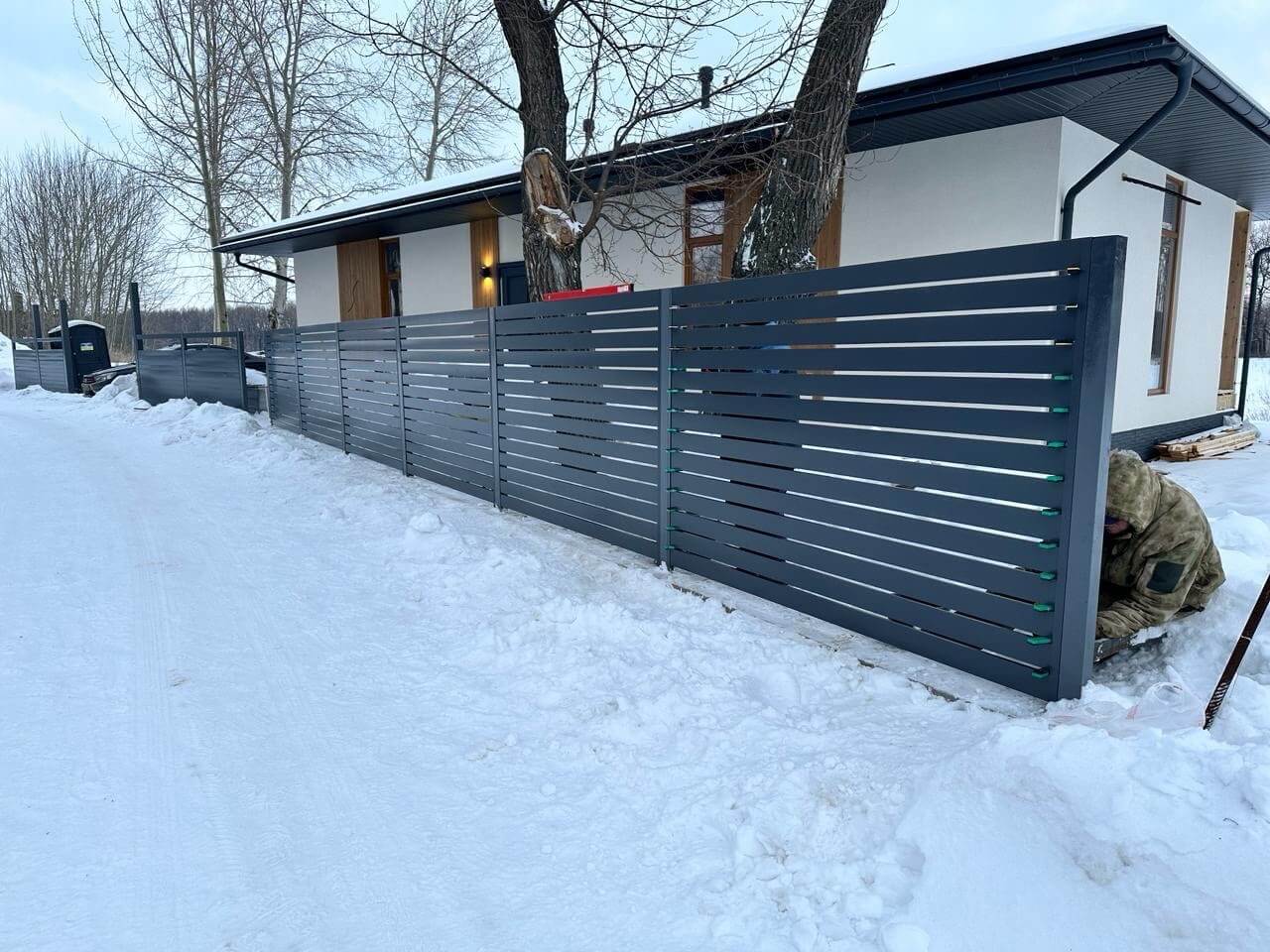 Забор-ранчо из металлопланкена 37м RAL7024 Серый Графит фото 3 в Рубежном