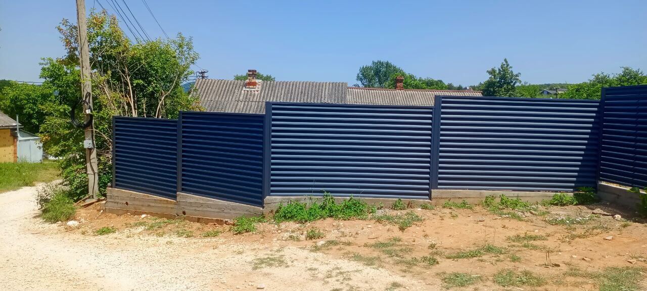 Забор-жалюзи из ламелей Еврожалюзи 53м RAL7024 Серый Графит МАТТЕ фото 6 в Рубежном