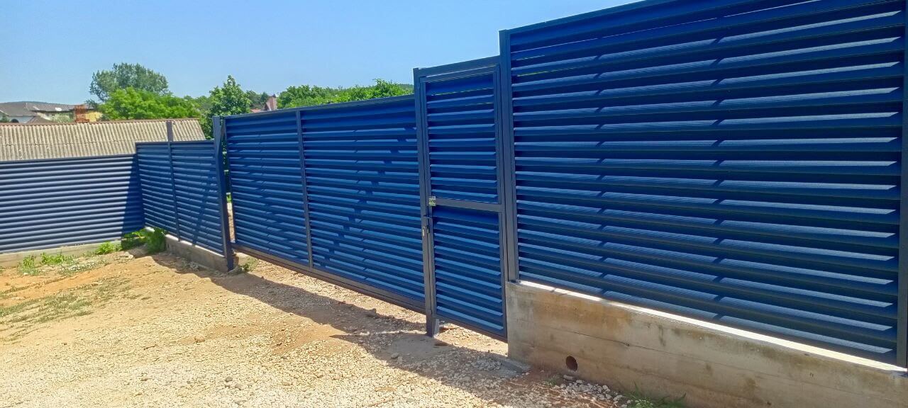 Забор-жалюзи из ламелей Еврожалюзи 53м RAL7024 Серый Графит МАТТЕ фото 15 в Рубежном