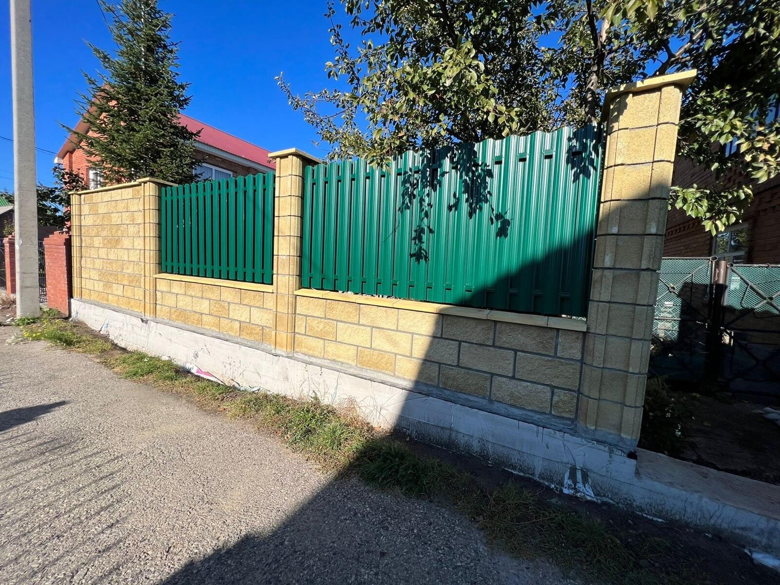 Забор из евроштакетника 22м RAL6005/6005 Зеленый Мох двусторонний фото 4 в Рубежном