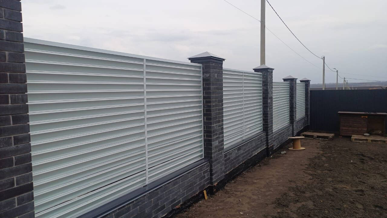 Забор-жалюзи из ламелей ЭКО-Z 94м RAL9003/9003 Белый двусторонний фото 1 в Рубежном