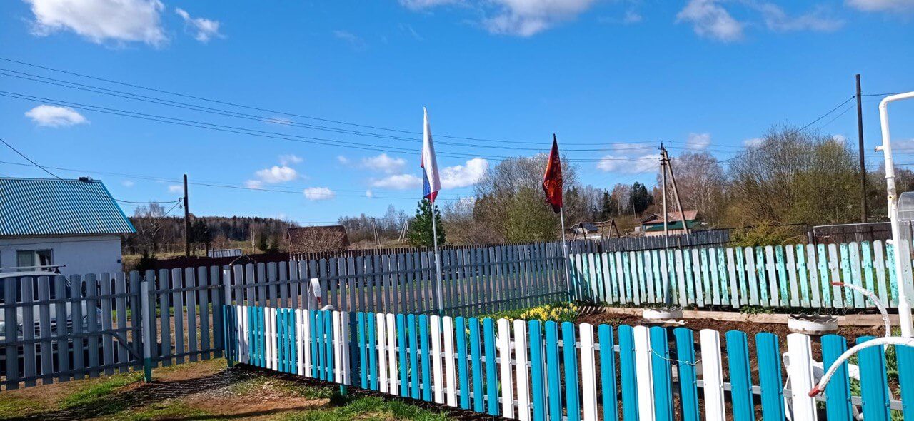 Забор из евроштакетника 16м RAL5021 Морская Волна, RAL9003 Белый фото 3 в Рубежном
