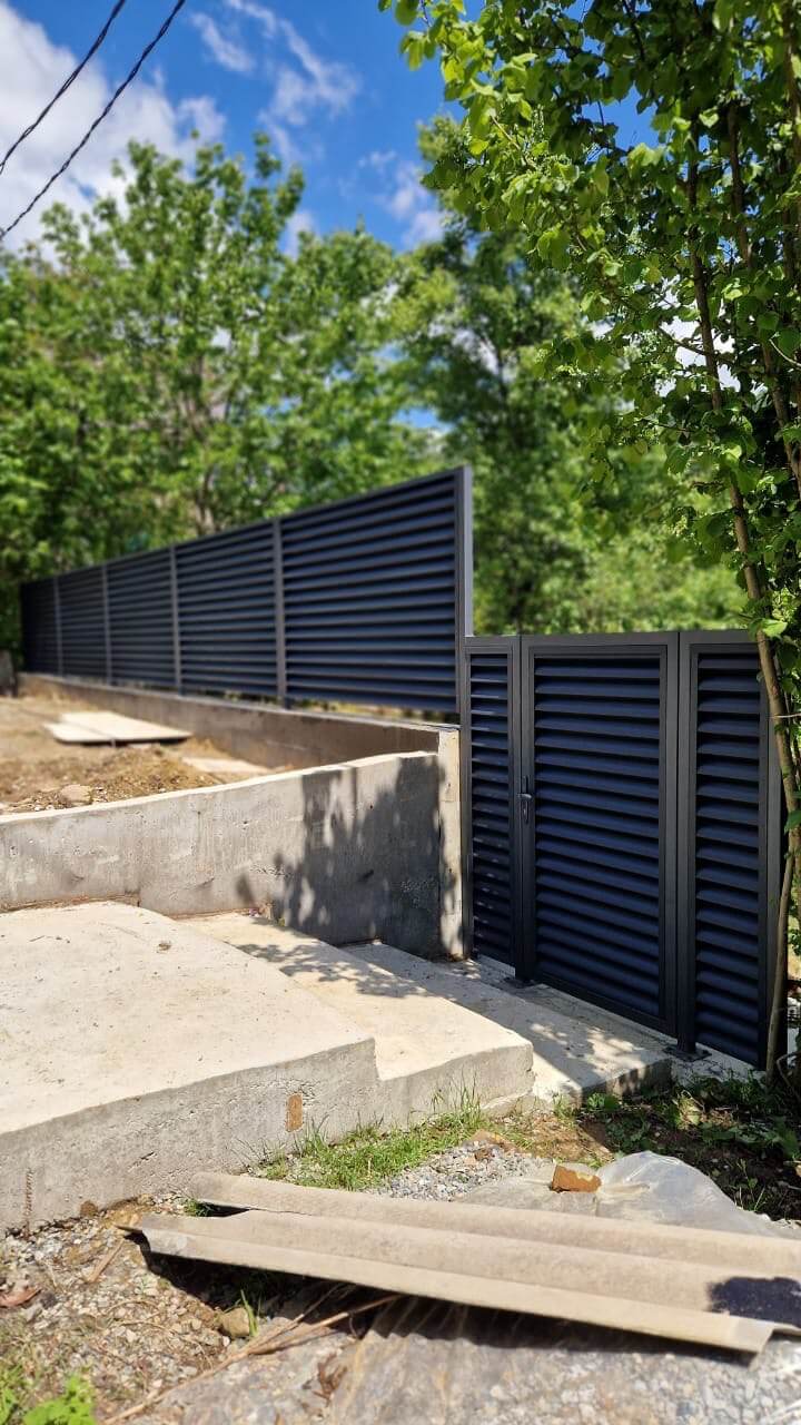 Забор-жалюзи из ламелей еврожалюзи 23м RAL7024/7024 Серый Графит двусторонний МАТТЕ фото 1 в Рубежном