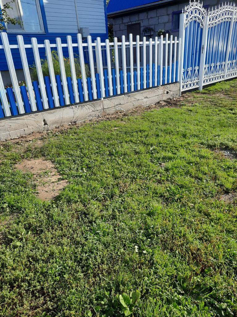 Забор из евроштакетника 14м RAL9003 Белый, RAL5005 Синий Сигнал фото 3 в Рубежном