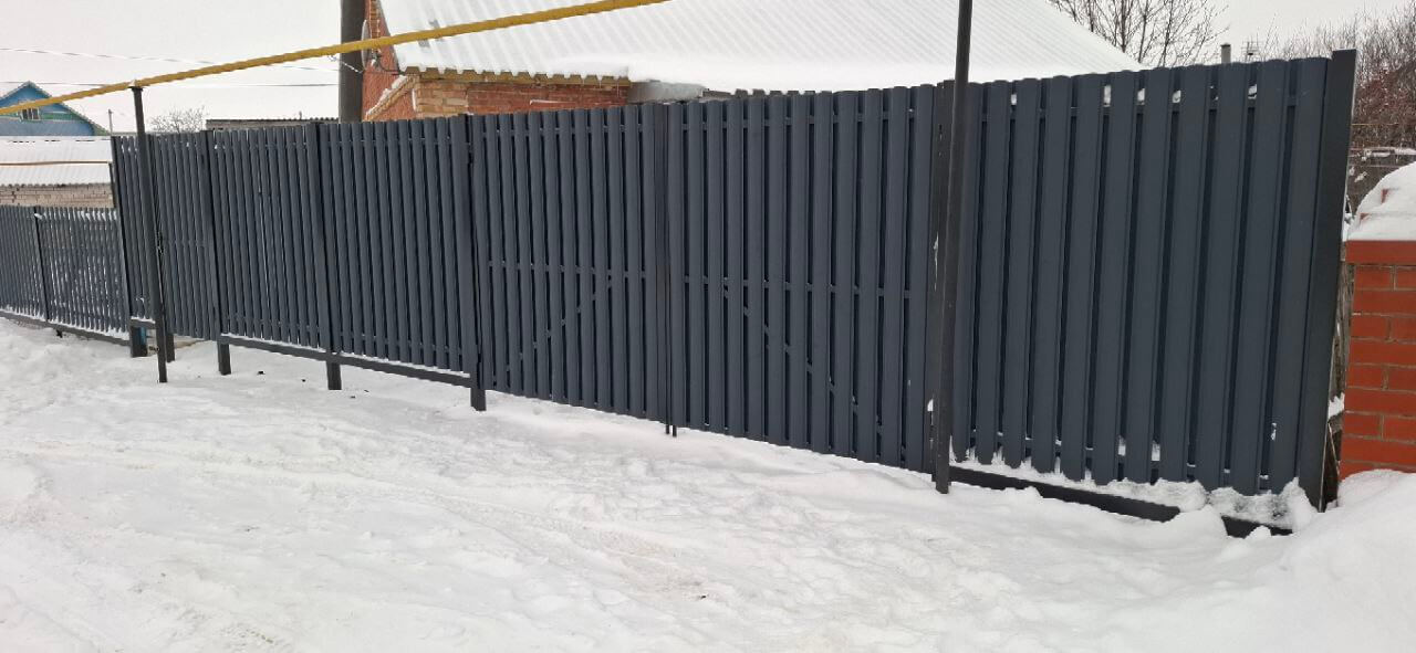 Забор из евроштакетника 27м RAL7024 Серый Графит МАТТЕ в Рубежном